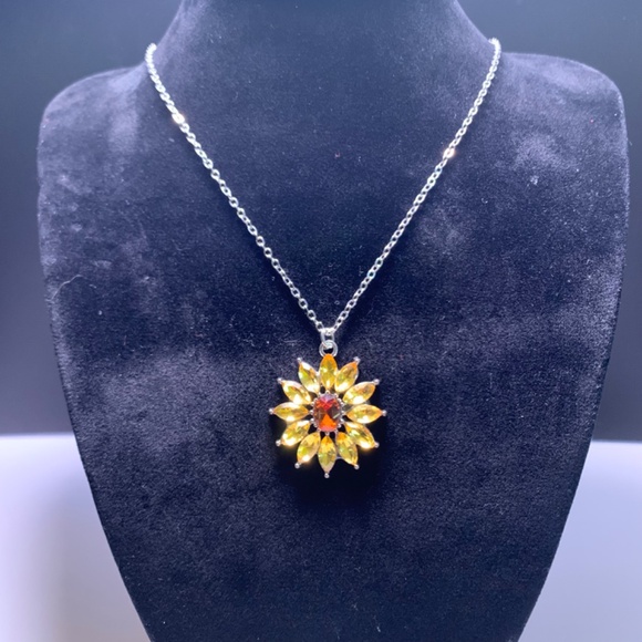 Women’s/Girls yellow marquis cut rhinestone floral pendant & chain boho western - Picture 2 of 6